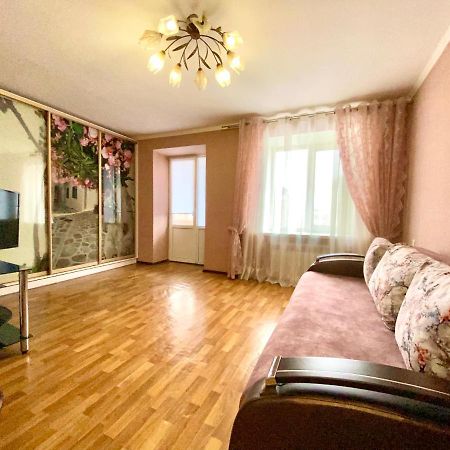 Apartpoltava Центр Полтави, Простора Та Зручна Квартира Біля Пует, 2-Окремі Кімнати, Звітна Документація Для Відрядження Dış mekan fotoğraf